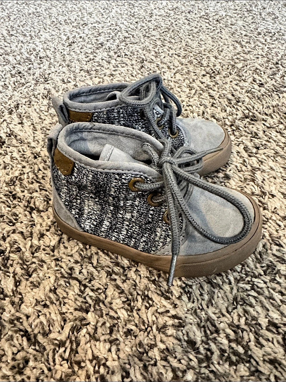 Old Navy Kids Gray & Black Sneakers Baby 5